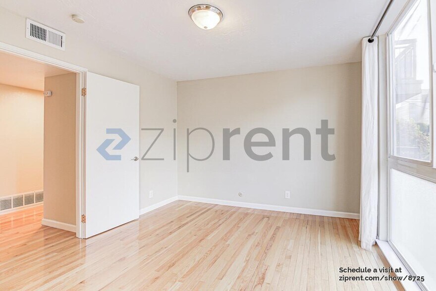 Building Photo - Unit 112
