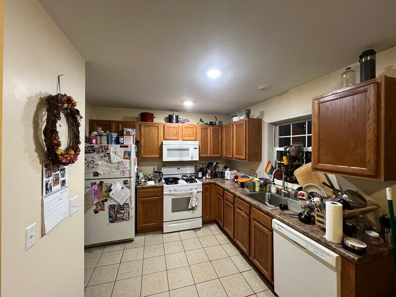 Kitchen - 7 Pleasant Woods