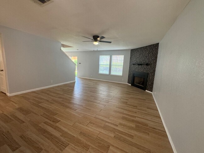 Building Photo - 12926 Thomas Sumter St
