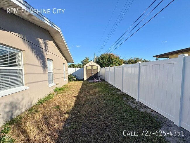 Building Photo - 13826 Antigua Dr