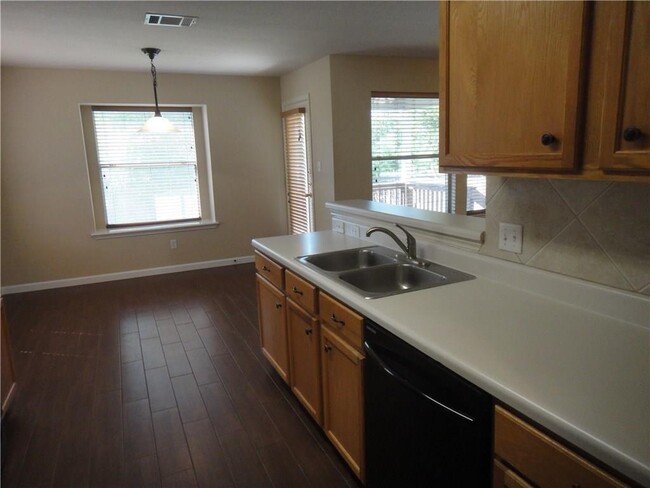 Building Photo - 809 Chiselpoint Cove
