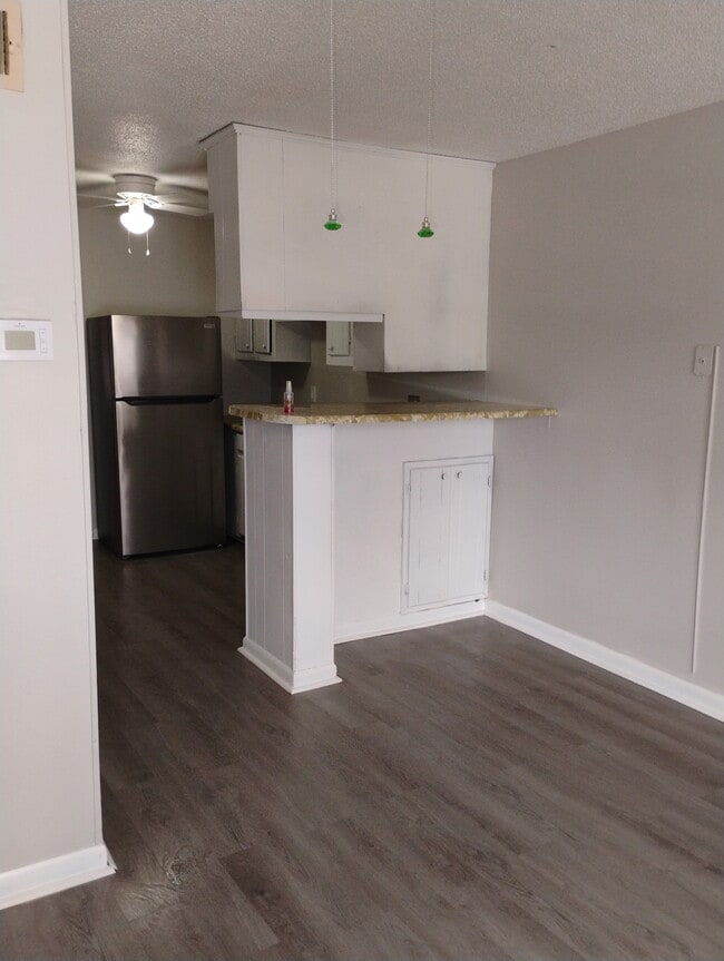 Building Photo - High St and Lelia St