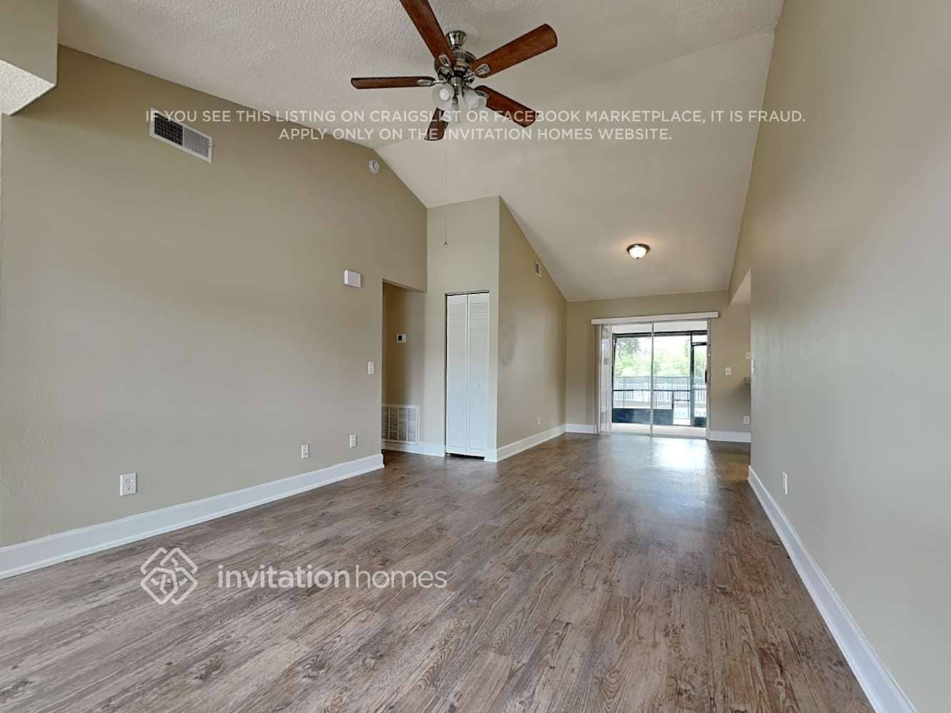 Building Photo - 2121 Redleaf Dr