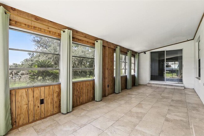Building Photo - 2343 Greenacre Rd
