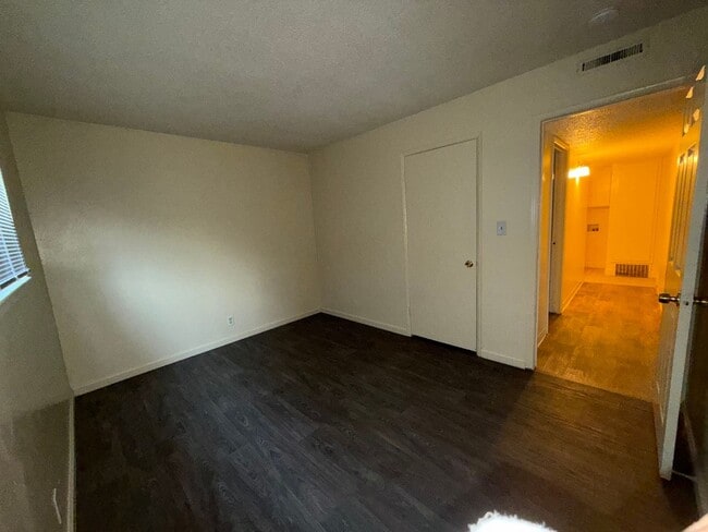 Building Photo - 420 Lee St