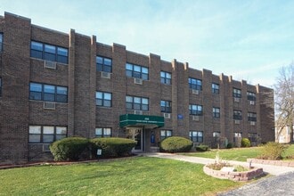 Building Photo - 432 Elm Pl