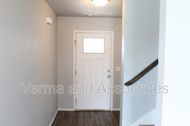 Building Photo - 5007 SW Fieldstone Blvd