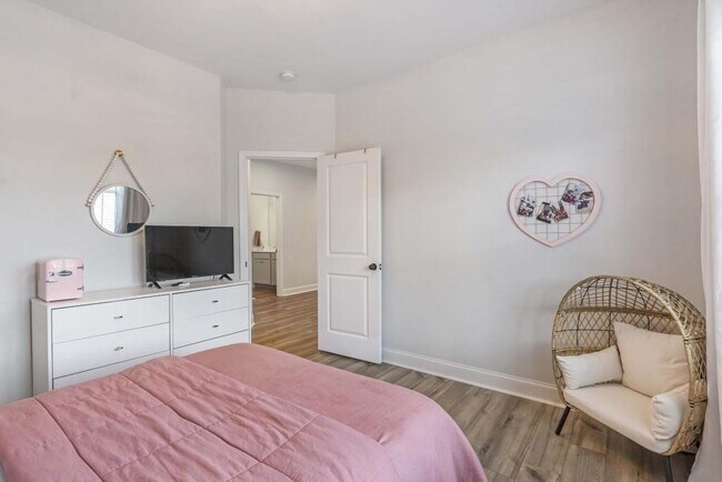 Building Photo - 2595 Whistler Wy NE