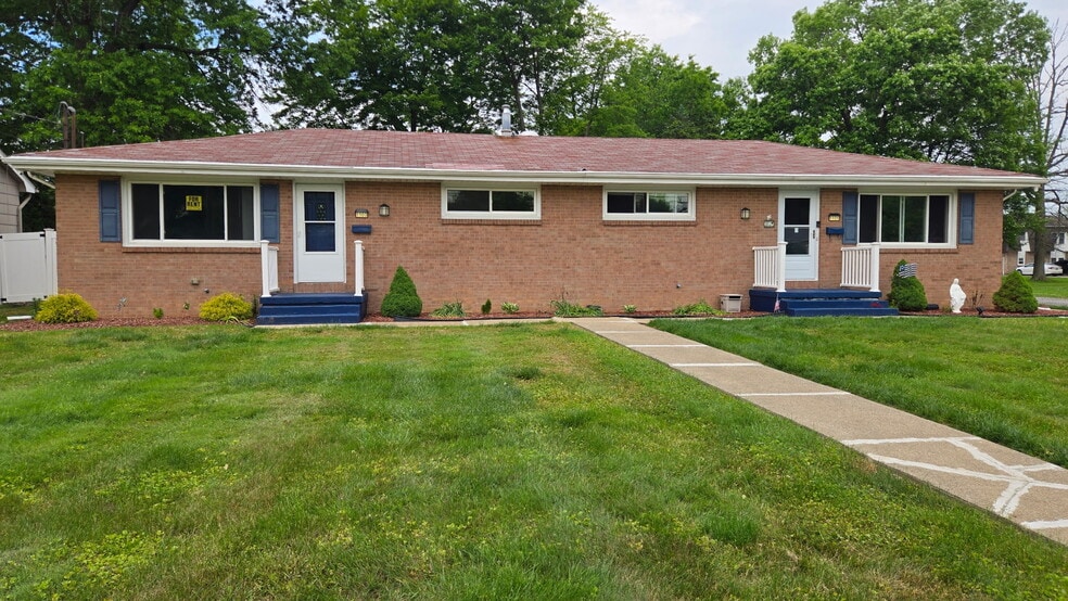 Outside of property - 1103 Beechwood Dr