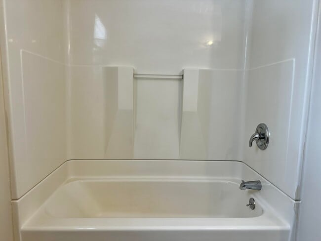 Building Photo - 61 /63 Maplecrest Dr