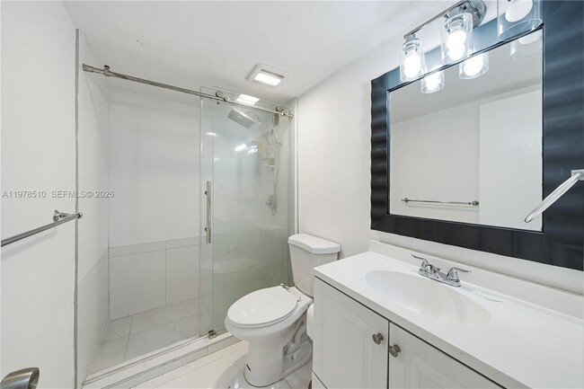 Building Photo - 9210 Fontainebleau Blvd