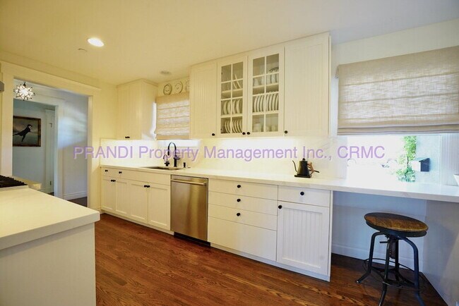 Building Photo - 34 Mohawk Ave