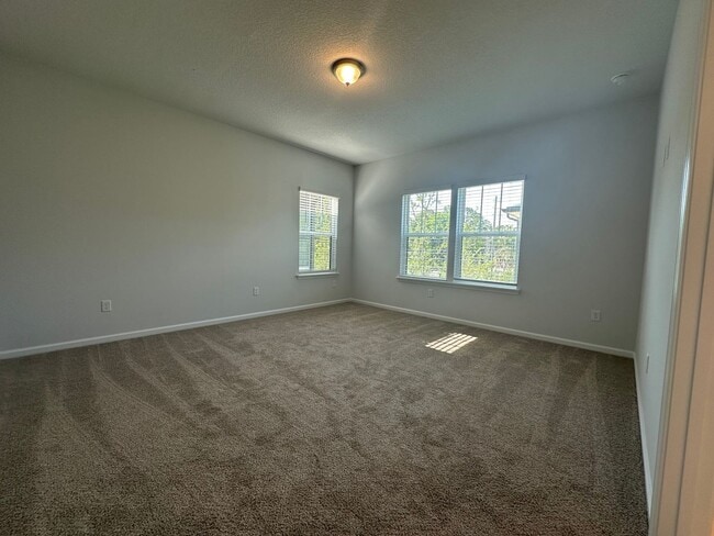 Building Photo - BRAND NEW HOME!