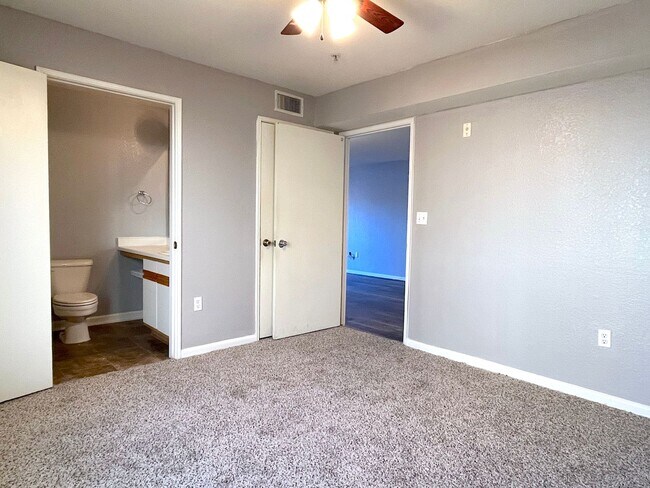 Building Photo - AUGUST 2026 MOVE IN! Spacious 4 Bedroom 4 Bathroom Condo Right on The Bus Route!