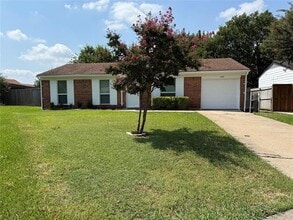 Building Photo - 1422 Bob White Dr