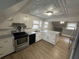 Building Photo - 11 Chadwick St