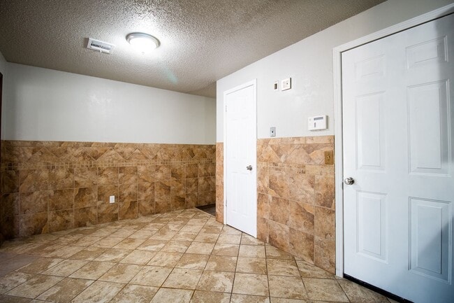Building Photo - Great 3 Bed 2 Bath in OKC!