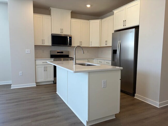 Building Photo - 101 Abramo Victor Dr