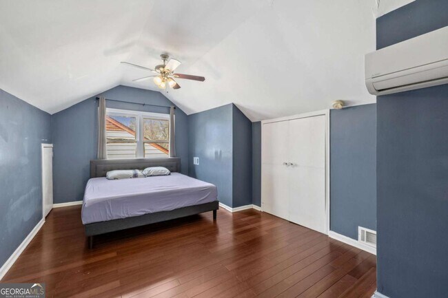 Building Photo - 1649 Beecher St SW