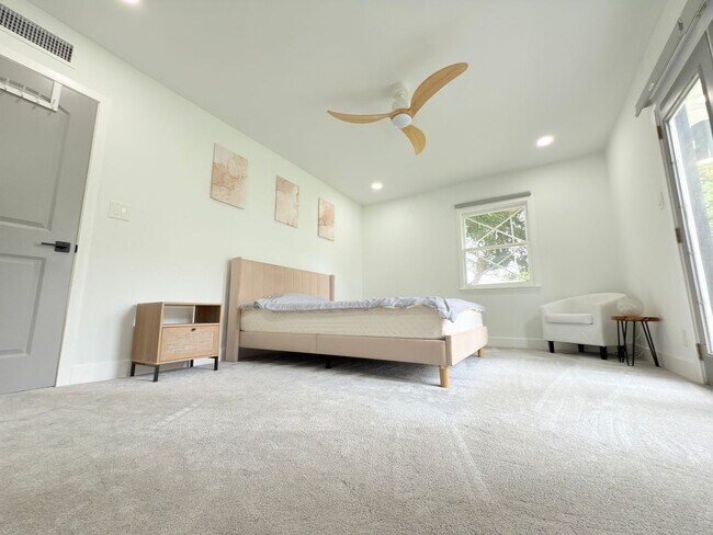Building Photo - Luxury 3-Bedroom + Bonus Room Home in Gate...