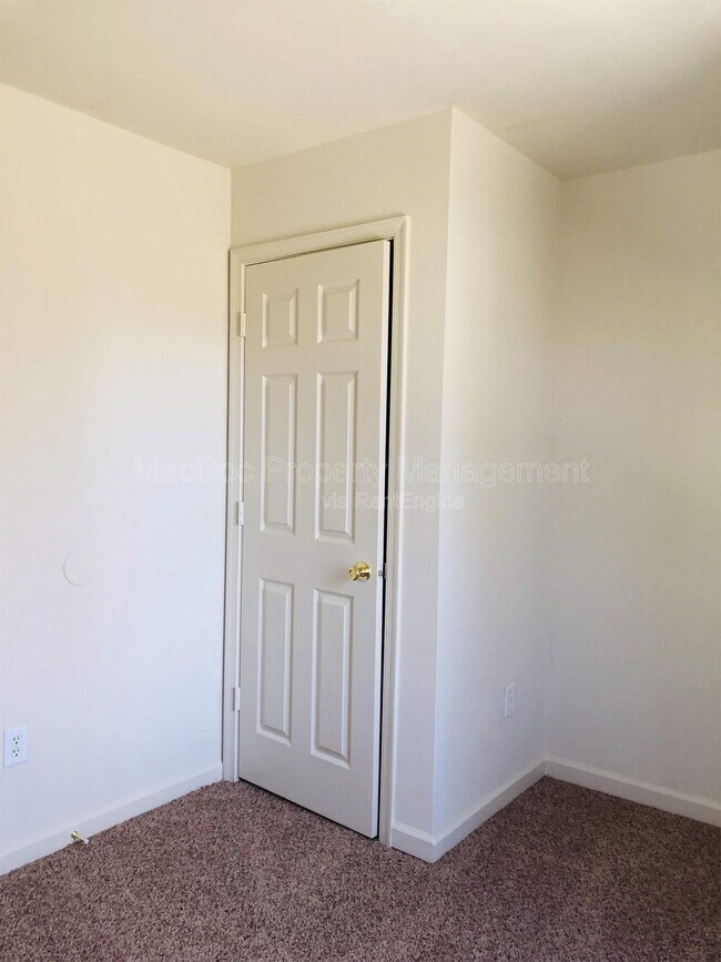 Building Photo - 11009 Bevin Dr