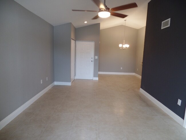 Building Photo - 2851 N Oakland Forest Dr