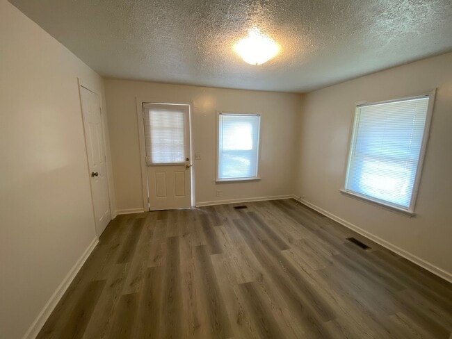 Building Photo - Remodeled 1/1 located in Shelby, NC
