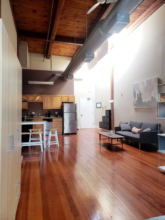Building Photo - 49 Munroe St