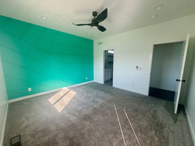 Building Photo - 5 bedroom 3 bath in SW Lincoln