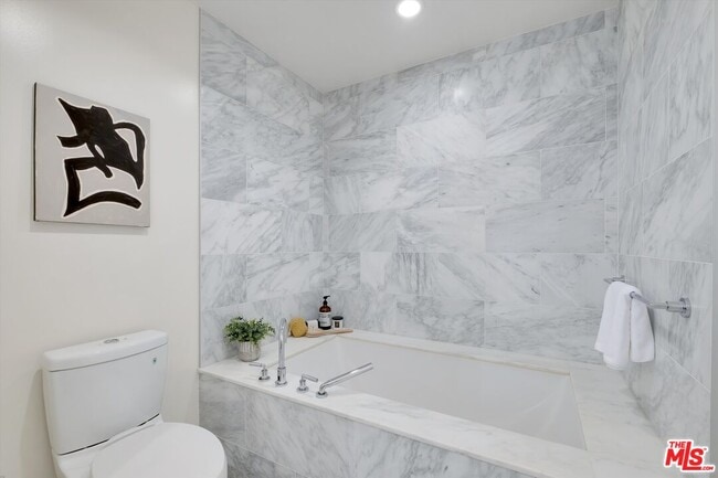 Building Photo - 1705 Ocean Ave