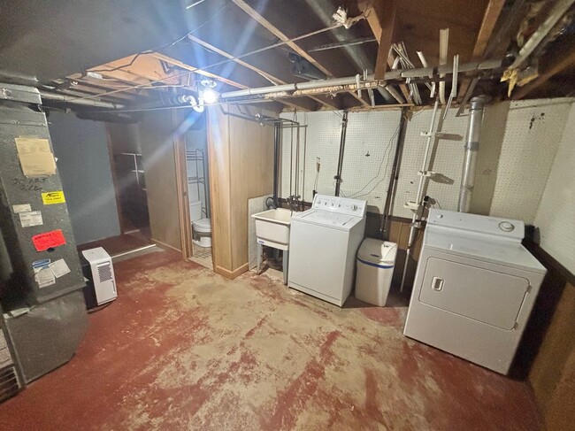 Building Photo - 10450 Washington Blvd NE