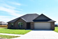 Building Photo - 4 Bedroom Home in Prairie Grove!!!