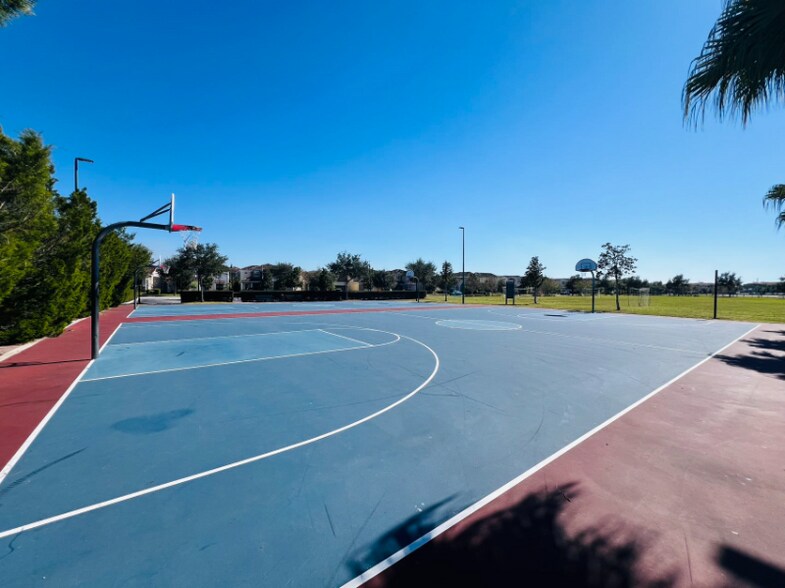 Building Photo - 14320 Swanley St