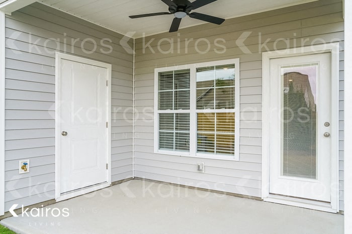 Building Photo - 3709 Oak Leaf Wy