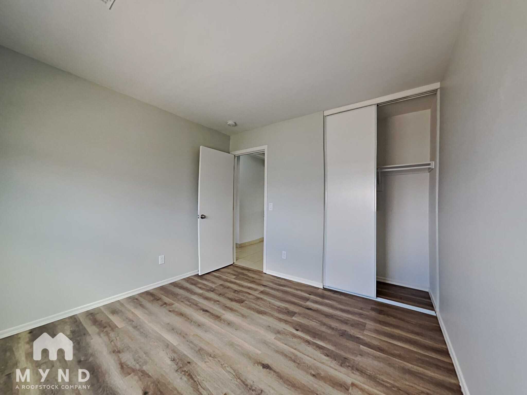 Building Photo - 11903 W Cabrillo Dr