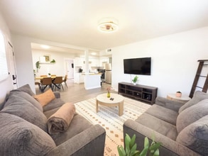 Building Photo - 8911 Oren Ave