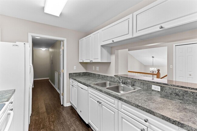 Building Photo - 3553 Oakmonte Blvd