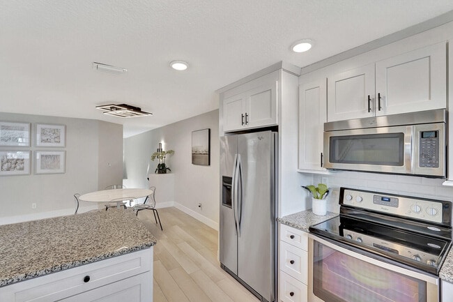 Building Photo - 1805 Mainsail Cir