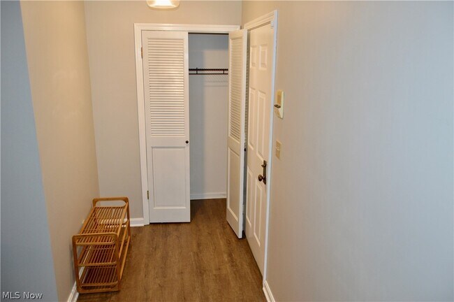 Building Photo - 1306 Fox Run Ct