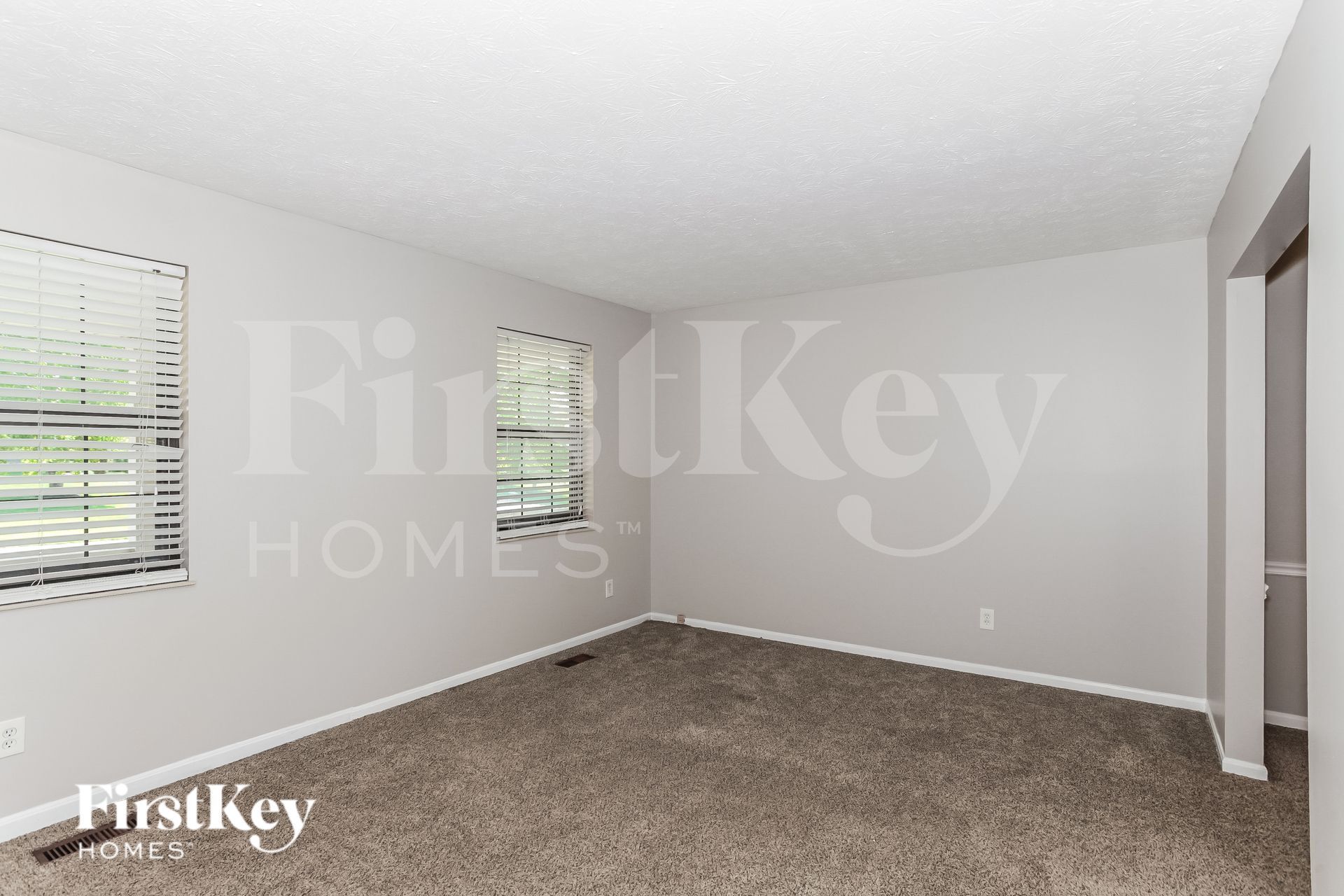 Building Photo - 3938 Schroeder Dr