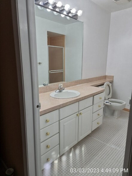 Building Photo - 27598 Echo Valley E