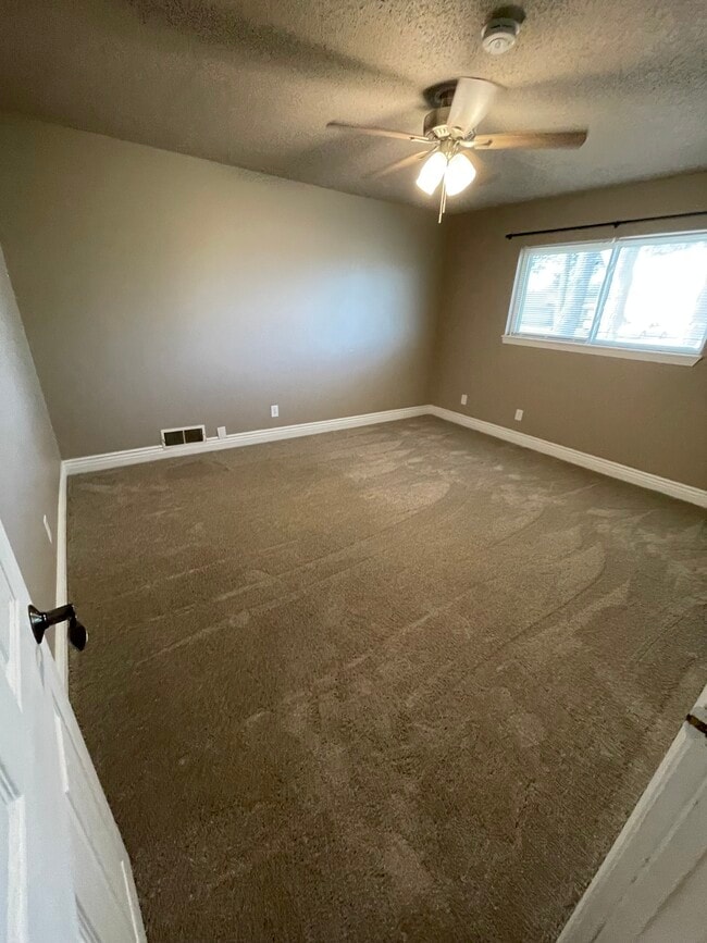 Building Photo - 1209 W Copper Ave