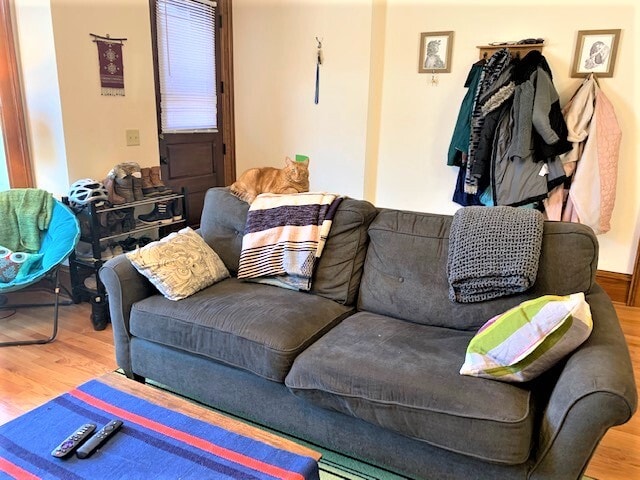 Building Photo - 125 E Johnson St