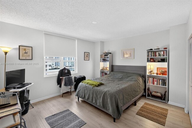 Building Photo - 701 Brickell Key Blvd