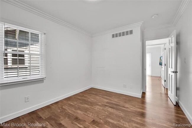 Building Photo - 1444 Bennaville Ave