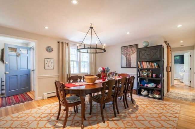 Building Photo - 76 Bay Rd