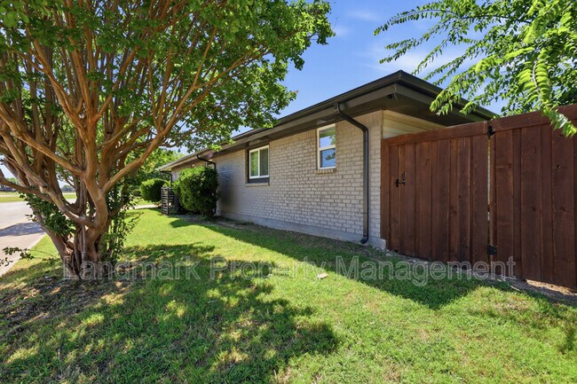 Building Photo - 4351 Altamesa Blvd