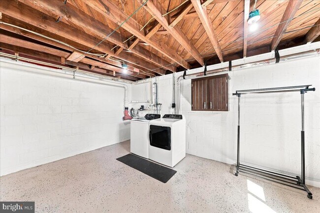 Building Photo - 110 E Hoffecker St