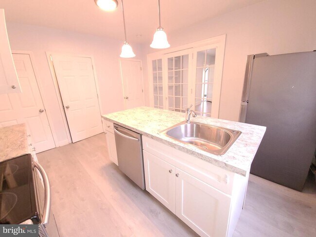 Building Photo - 1401 Alcott St