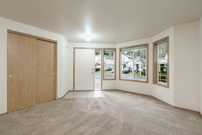Building Photo - Bright Single-Level Vancouver Home with Garage, In-Unit Laundry, and Private Patio